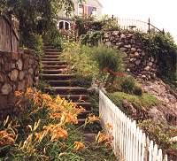 lookoutpath.jpg (11782 bytes)